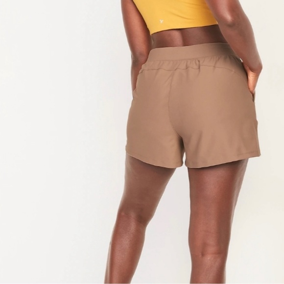 Old Navy Active Powersoft High-Rise Go-Dry Shorts. Size M.Color-Rare Earth. NWOT - Picture 2 of 5